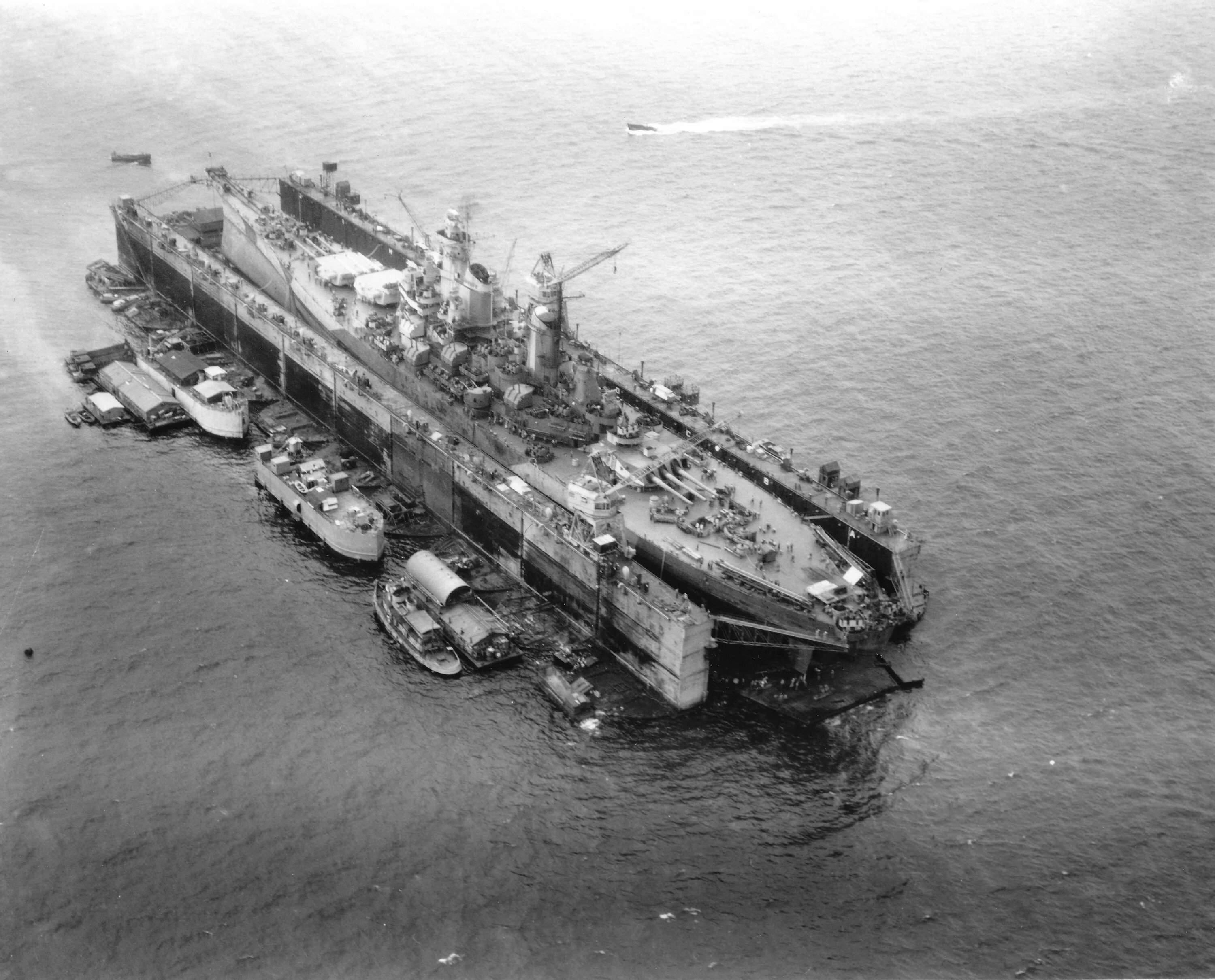 USS Iowa.jpg
