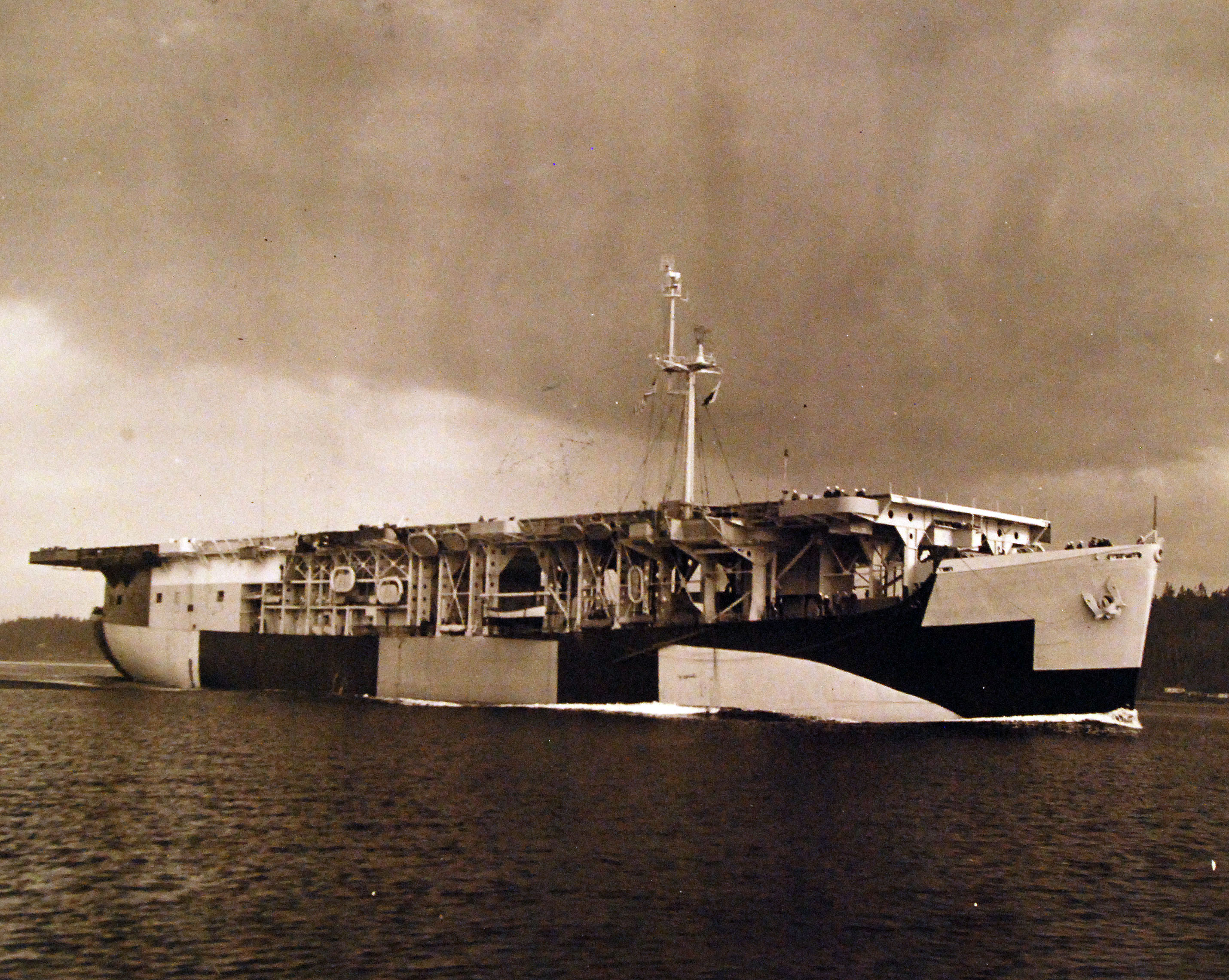 USS Long Island (CVE 1).jpg
