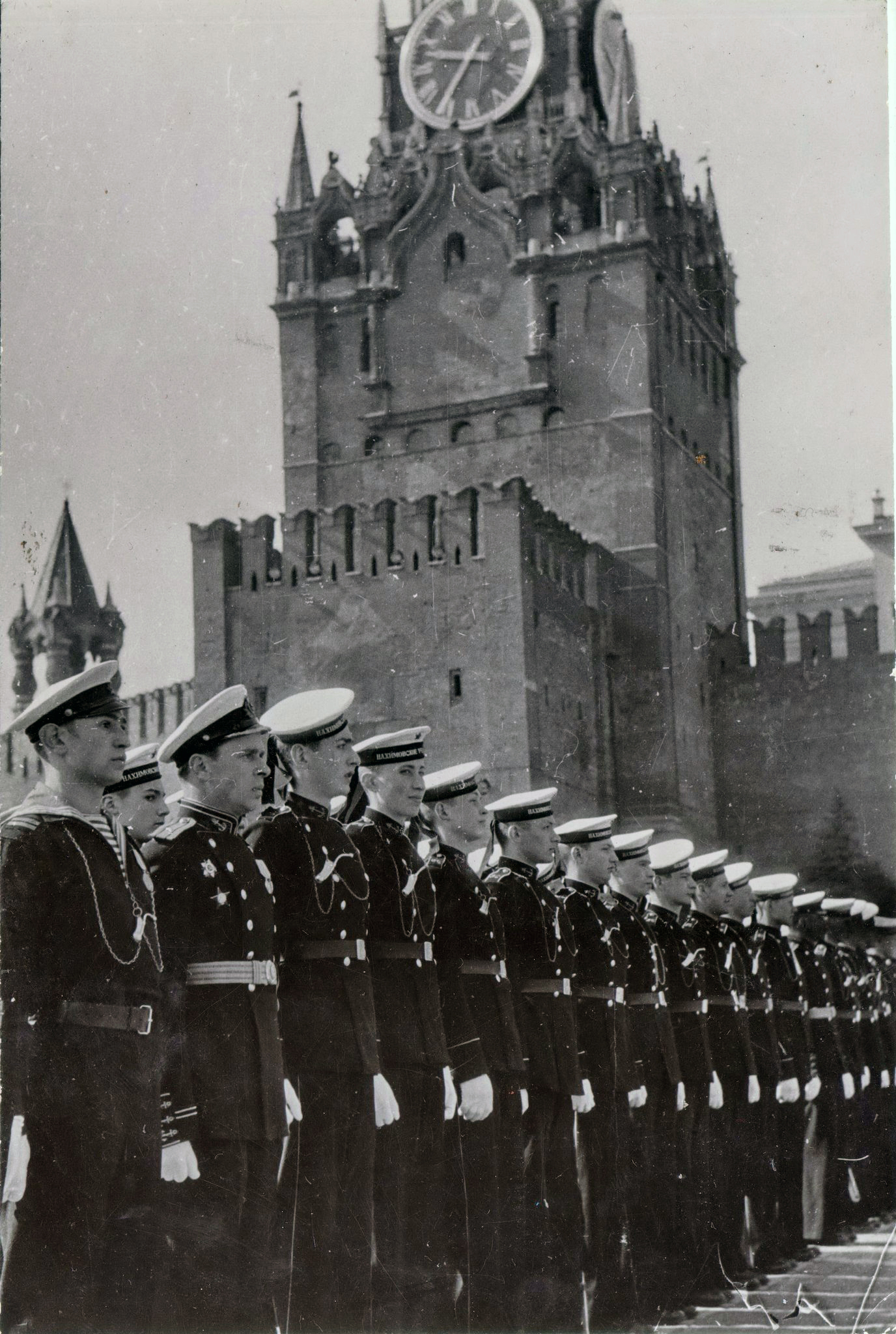 Коробка воспитанников НВМУ на параде 7 ноября 1947 года на Красной площади..jpg