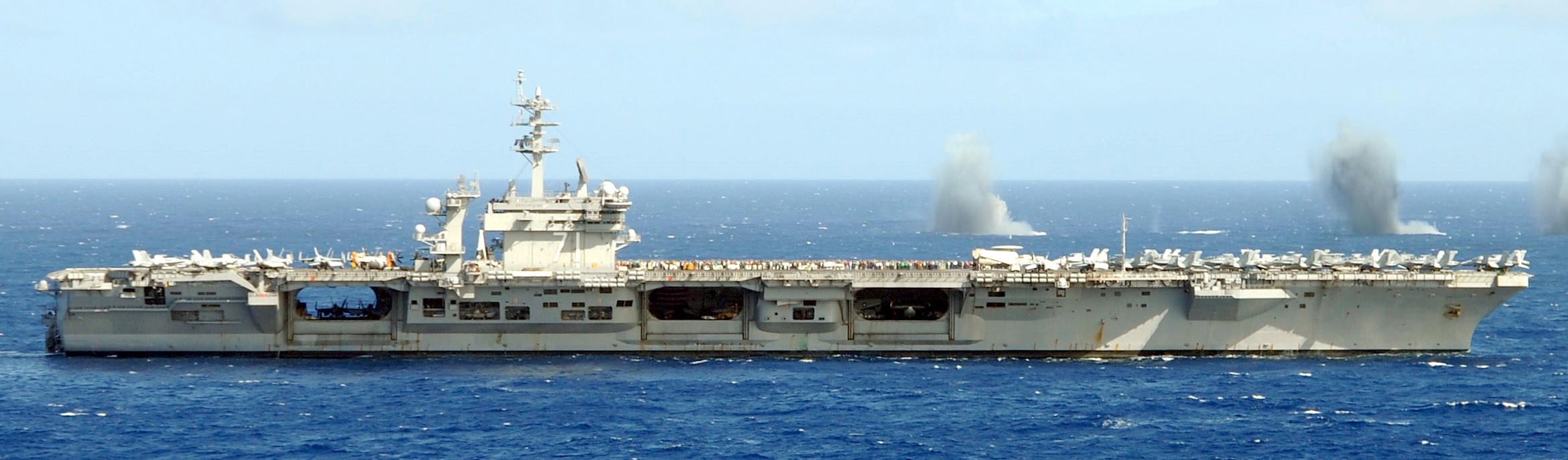 CVN-71-USS-Theodore-Roosevelt-photo ноябрь 2015 года.jpg