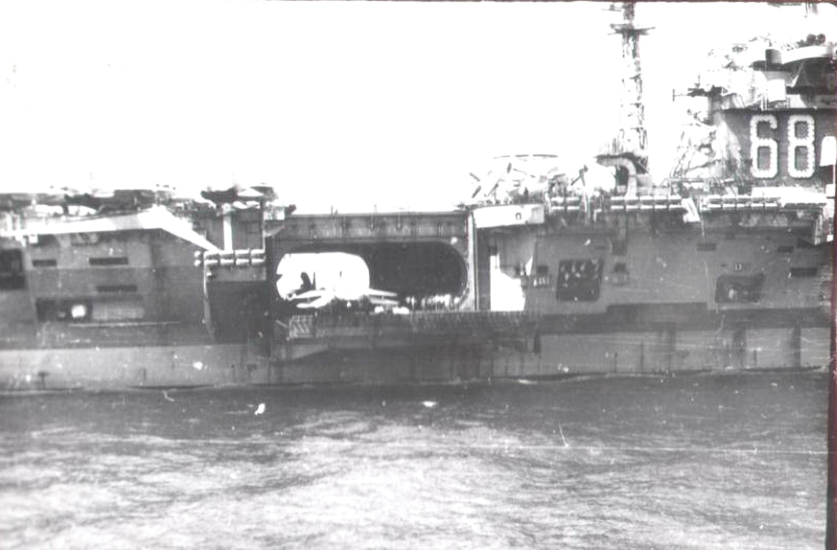 81 84  Kr Kavkaz USS Nimitz (CVN 68) 5.jpg