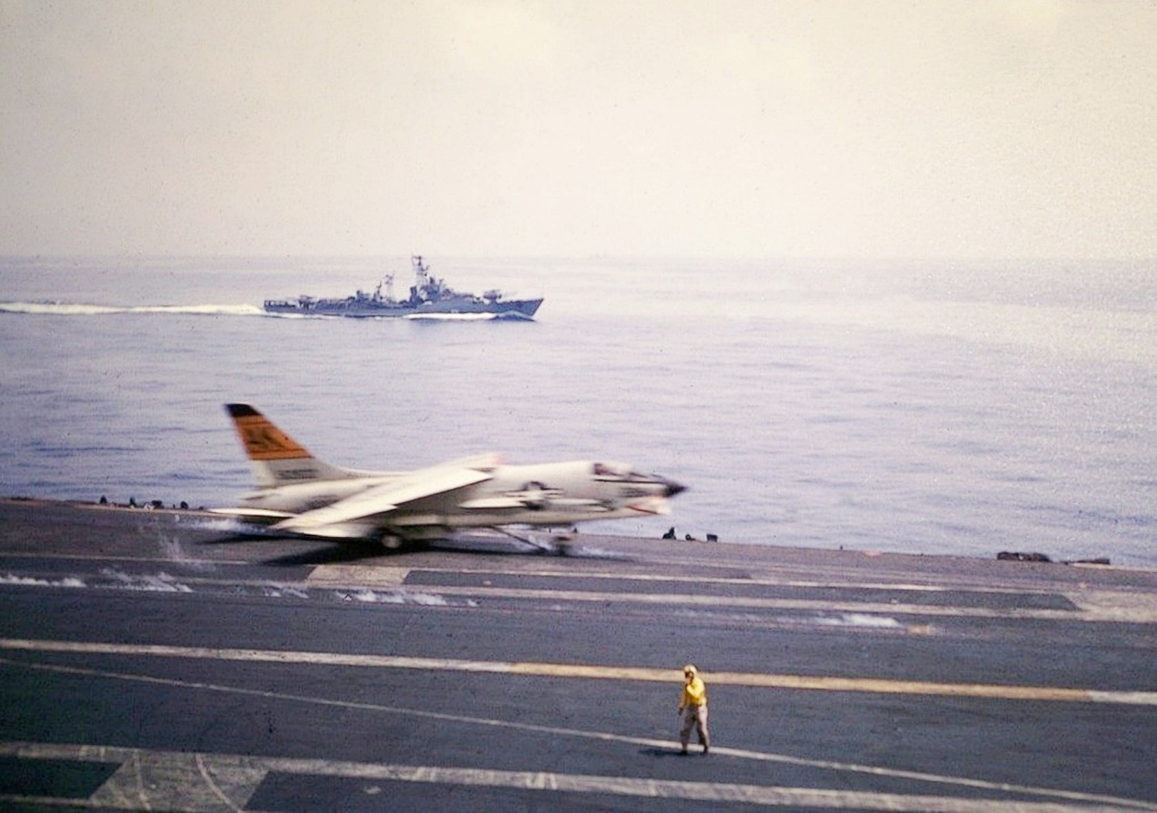 Фото снято с авианосца Саратога апрель 1965 Средиземное море2.jpg