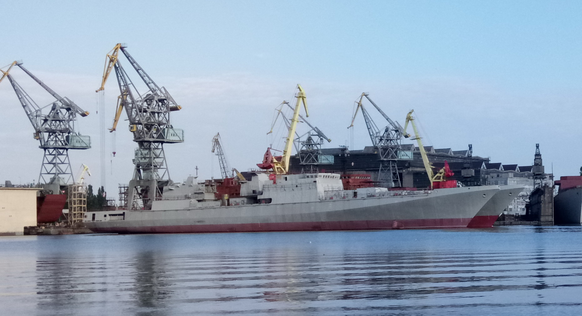 Адмирал Бутаков (на переднем плане) и Адмирал Истомин (за ним)_9.7.2018 г.jpg