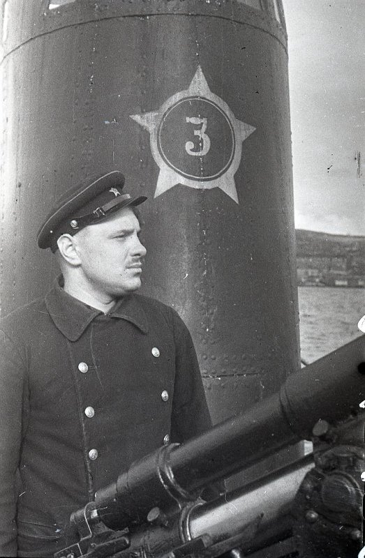 М-174 Кречетов Виктор Иванович, торпедист подводной лодки, потопивший 3 фашистских транспорта, 1942г..jpg
