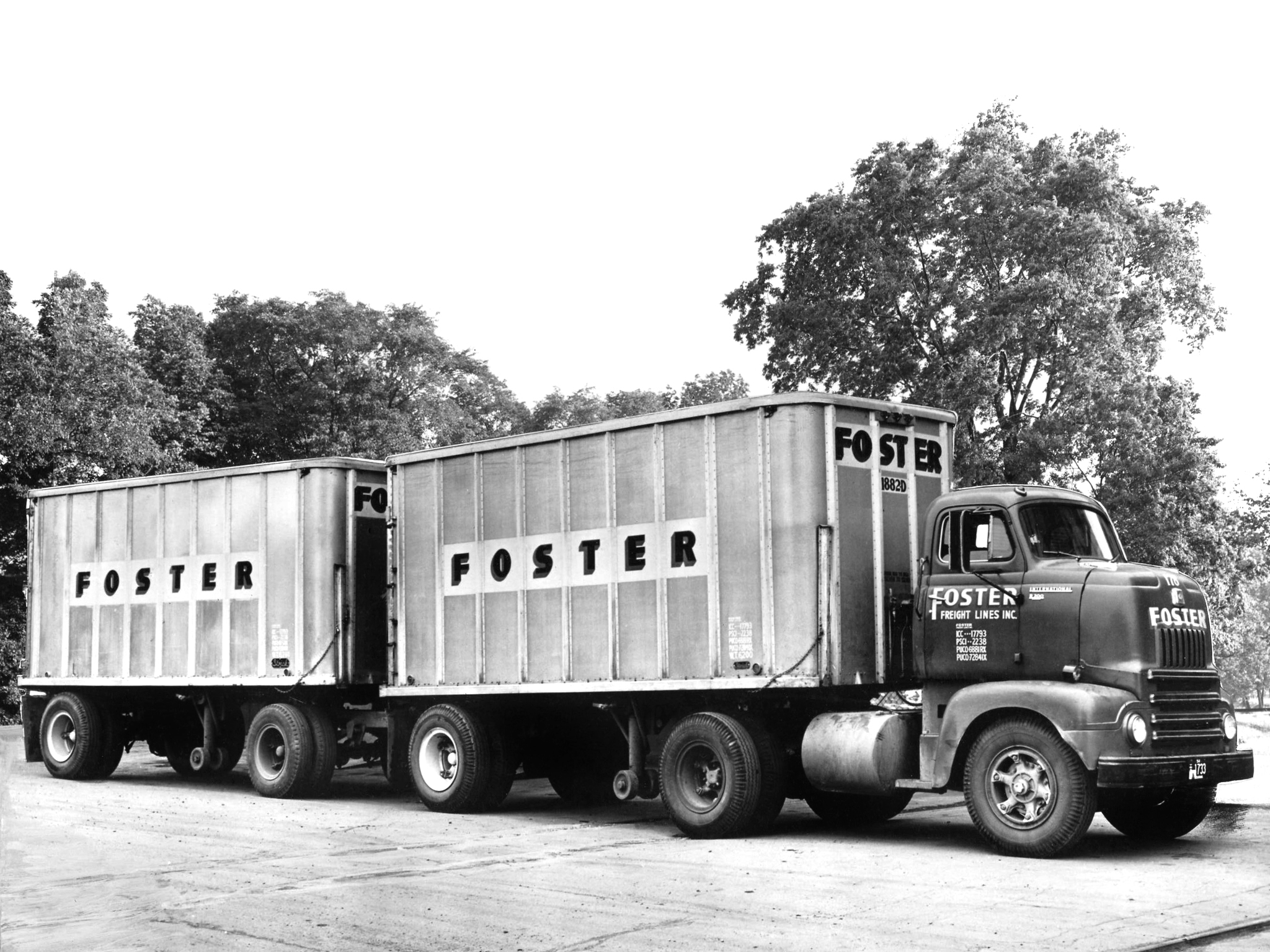 1952–53 International R-190 Highbinder Tractor Truck international_r-190_highbinder_tractor_truck_1.jpg