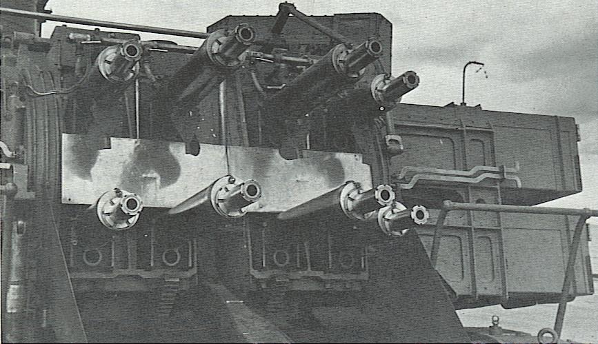 Vickers_2pounder_m8_Octuple_1.575inch.jpg