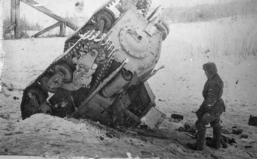 Вид подбитого советской артиллерией немецкого танка. 42г.jpg