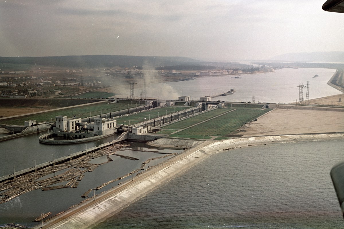 Шлюзы Жигулевской (Куйбышевской) ГЭС.jpg