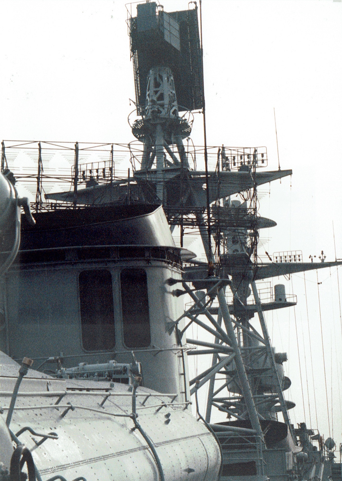 SEA EAGLE  planar radar onboard DALIAN  -110 - roughly comparable with MR-700MA Fregat-MA (Top Plate-B).jpeg