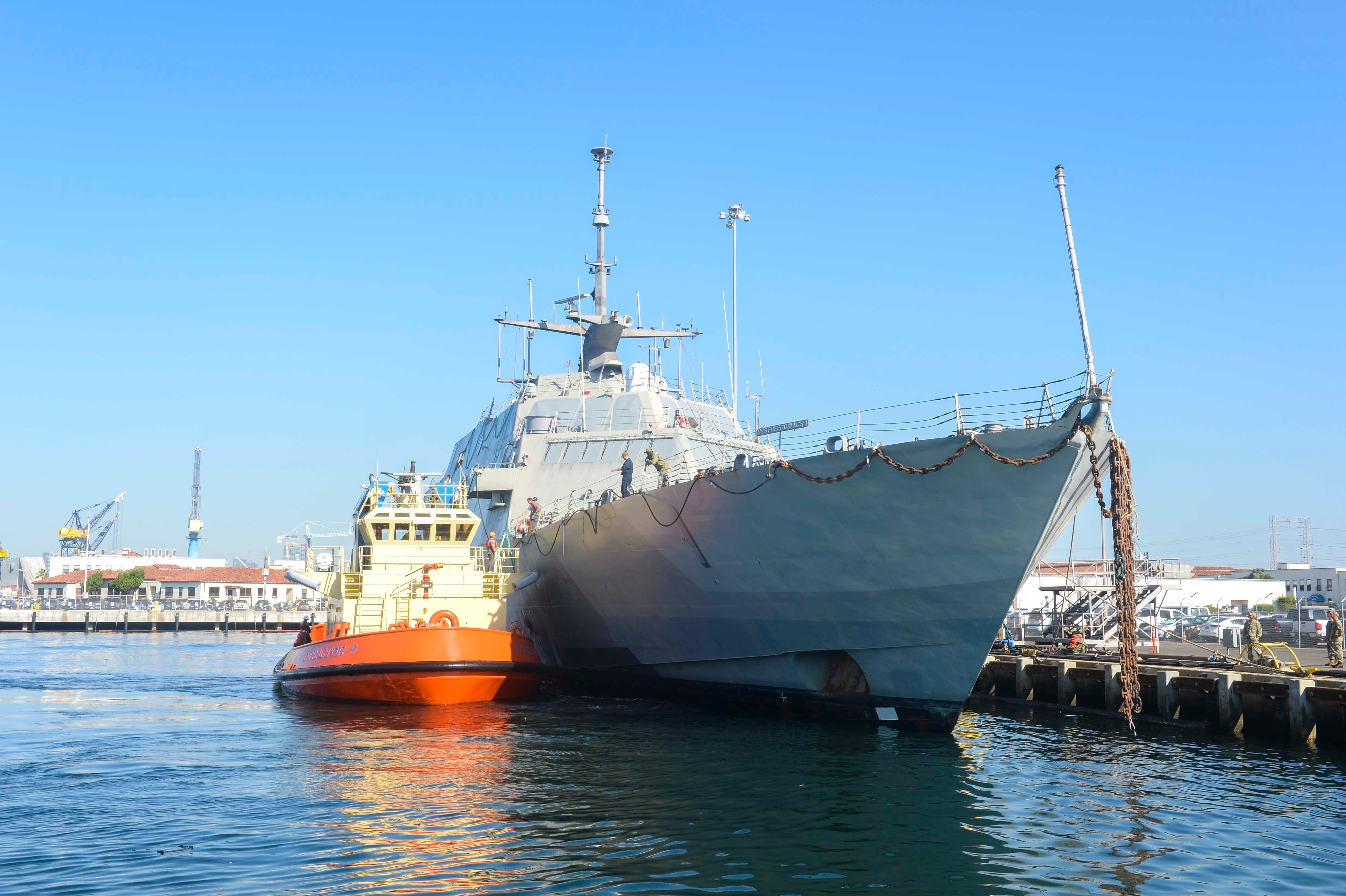 USS Freedom (LCS-1) (LCS - Класс Свободы) : Сан-Диего : 30Sept2021 : Коллекция Г. Джейкобса.jpeg