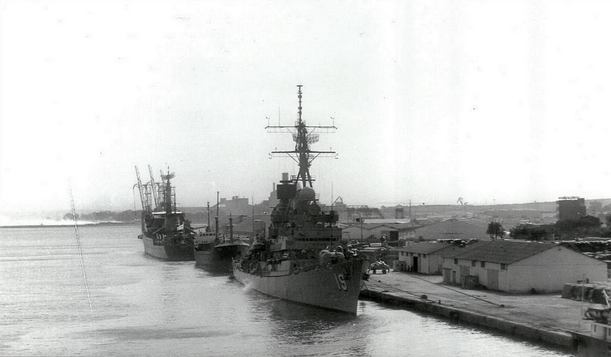 Ciumin USS Tattnall (DDG-19).jpg