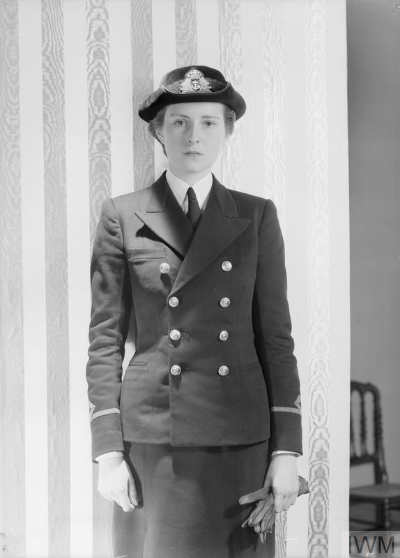 Uniform of a 3rd officer of the WRNS.large_000000-13.jpg