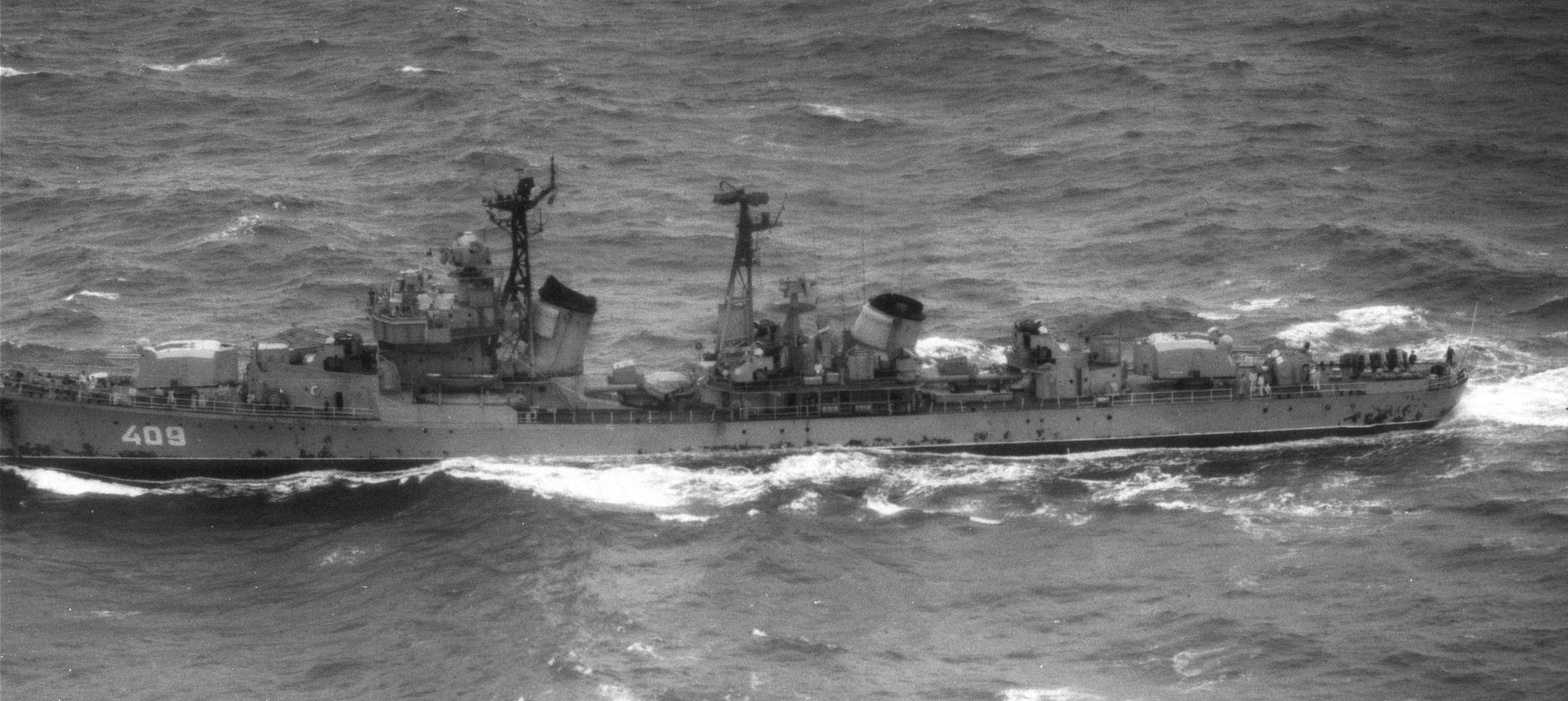 VESHKIY --409 : Project 56A - Kotlin : possible South China Sea : Nov1976 :G. Jacobs Collection.jpeg