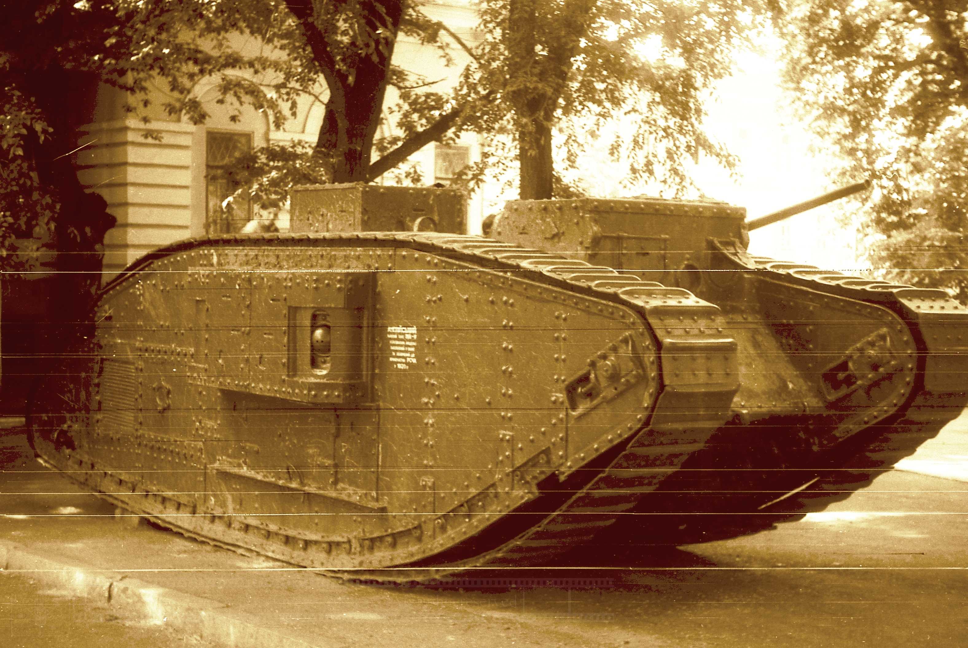 0_0_captured-british-tank-mkv-model-1918-zzz00005_41451682850_o.jpg