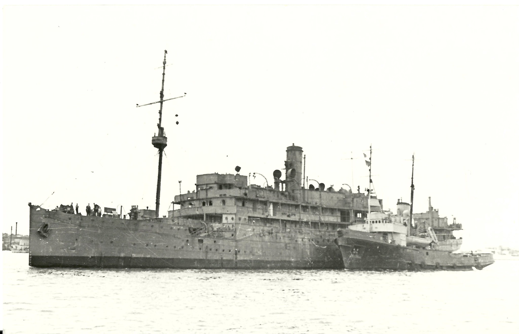 HMS Titania1.jpg