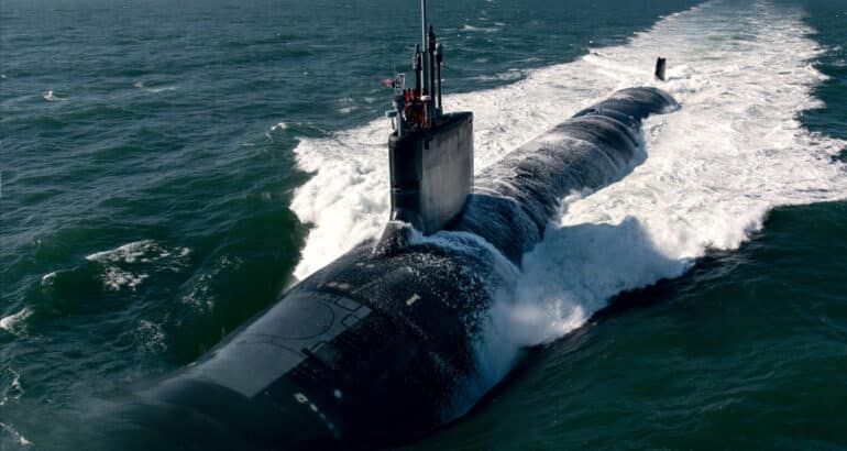 Подводная лодка ВМС США USS Montana (SSN-794) будет первой, оснащенной малозаметным Гусеничным приводом. Фото ВМС США..jpg